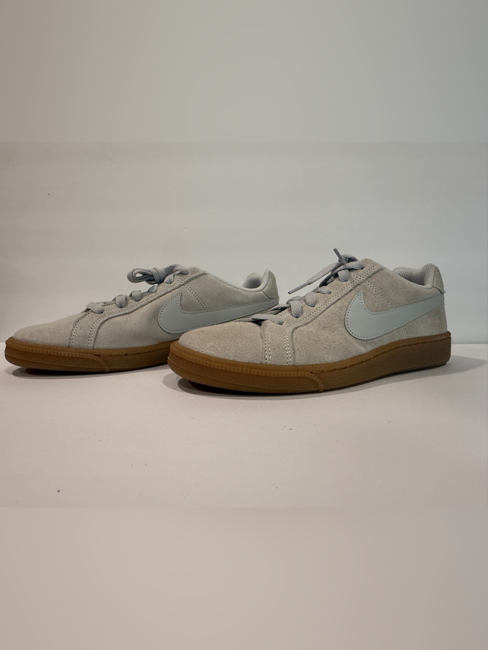 NWOB Nike Court Royale Gray Suede Gum Sole Sneakers Womens Size 9